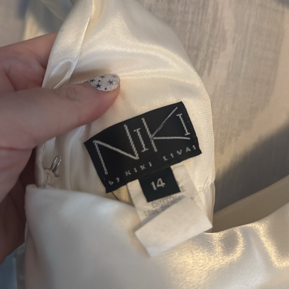 Niki by Niki Livas Wedding Dress Off-White Size 14 - Picture 11 of 11